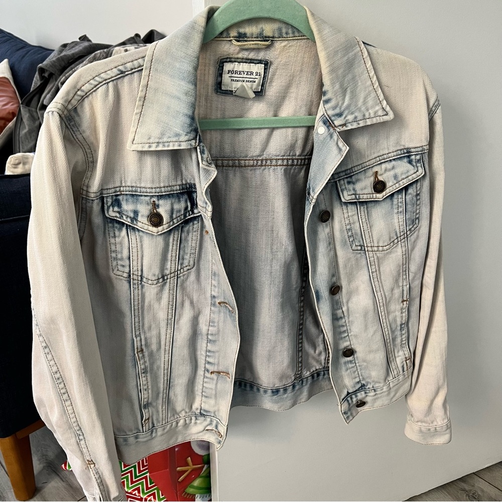 Forever21 - Vintage style, acid bleached wash jean jacket!
